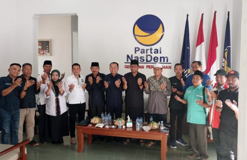 Elite Partai Nasdem, PKB, dan PKS kumpul. Bahas banyak hal di DPD Nasdem Lombok Tengah.