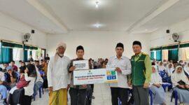 Yayasan Pondok Pesantren di Lombok Tengah mengumpulkan donasi Rp 43 juta untuk warga Palestina (Baznas NTB untuk Koran Mandalika)