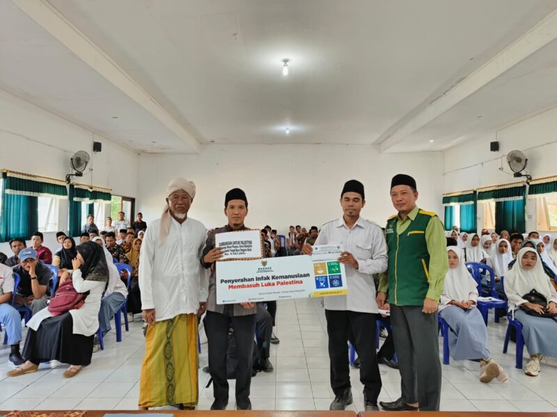 Yayasan Pondok Pesantren di Lombok Tengah mengumpulkan donasi Rp 43 juta untuk warga Palestina (Baznas NTB untuk Koran Mandalika)