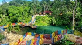 Wisata Danau Biru yang berada di Desa Karang Sidemen saat ini dikelola bumdes setempat. Objek wisata ini dapat menjadi pilihan berlibur anda karena pemandangannya yang indah dan masih asri (Facebook Danau Biru Lombok Tengah)