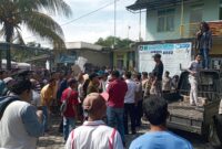 Aksi damai warga Desa Lantan yang menuntut kejelasan terkait pembagian lahan eks HGU (Didik/ Koran Mandalika)