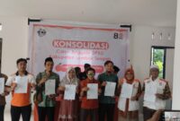 Caleg PKS Lombok Tengah bahas beberapa poin komitmen. Komitmen tersebut bikin para caleg makin semangat berjuang (Humas PKS Lombok Tengah)