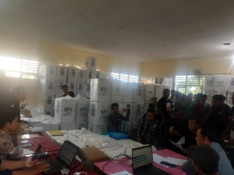 Rapat pleno pemutakhiran data di Kecamatan Praya Tengah, Kabupaten Lombok Tengah (Wawan/Koran Mandalika)