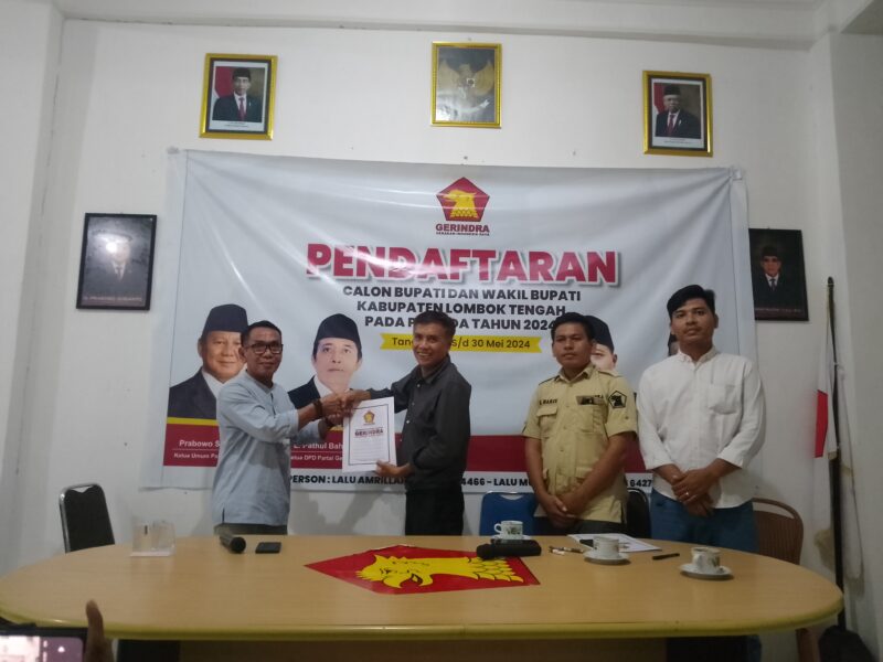Haji Achmad Puaddi daftar bakal calon bupati lewat DPC Gerindra (Wawan/Koran Mandalika)
