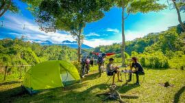 Lembah Datu menawarkan sensasi menginap di hutan. Selain itu, pemandangannya sangat memukau. Banyak juga aktivitas lainnya  (Adit for Koran Mandalika)