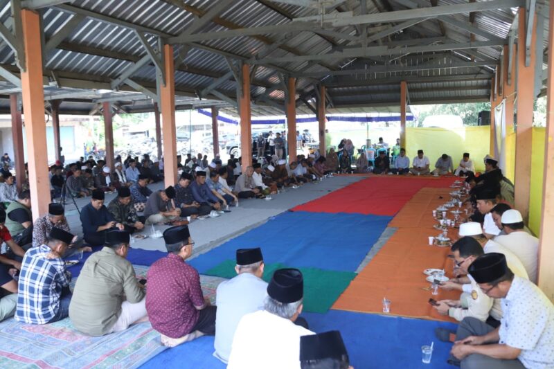 Pemkab Lombok Tengah sosialisasi pembangunan rumah sakit yatim dengan masyarakat sekitar di wilayah Desa Labulia (Jafar Prokopim)