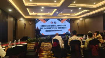 Kepala Dinas Kominfo Muhammad saat memberikan sambutan pada kegiatan bimbel dan UKW jurnalis Lombok Tengah (Ahmad Sakurniawan/Koran Mandalika)