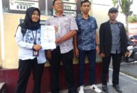 Kuasa hukum dari korban pencabulan mengajukan laporan ke SPKT Polres Lombok Tengah (Ahmad Sakurniawan/Koran Mandalika)