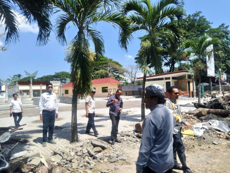 Komisi II DPRD Lombok Tengah monev lapangan terhadap proyek DAK Taman Tastura Praya (Ahmad Sakurniawan/Koran Mandalika)