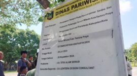 Plang pengerjaan proyek dari DAK untuk Taman Wisata Praya (Ahmad Sakurniawan/Koran Mandalika)