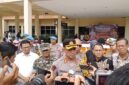 Kapolres Lombok Tengah AKBP Iwan Hidayat usai memusnahkan barang bukti berupa di narkoba di Mapolres setempat (Ahmad Sakurniawan/Koran Mandalika)