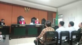 Suasana sidang kasus penggelapan di Pengadilan Negeri Praya. Terdakwa Kasim Divonis 2 Tahun, PT Dipo Star Finance Warning Hasil Penggelapan Segera Diserahkan (istimewa)