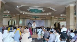 Sebanyak 840 calon jemaah haji di Kabupaten Lombok ikut manasik haji di Masjid Agung Praya (Ahmad Sakurniawan/Koran Mandalika)