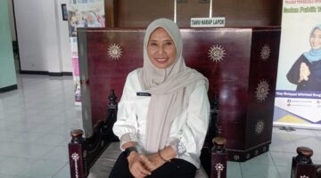 Kepala Dinas Pemberdayaan Perempuan, Perlindungan Anak, Pengendalian Penduduk, dan Keluarga Berencana (DP3AP2KB) Provinsi NTB Dra. Nunung Triningsih (Ahmad Chumaidi)