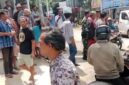 Warga Selong Belanak nyaris bentrok dengan orang suruhan pemilik supermarket. Warga menolak pembangunan ritel modern (tangkapan layar)