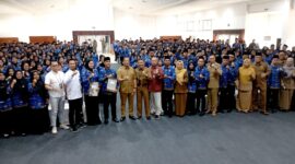 Gubernur NTB Lalu Muhammad Iqbal melantik sebanyak 408 calon pegawai negeri sipil (CPNS) dan pegawai pemerintah dengan perjanjian kerja (PPPK) di Kantor Gubernur NTB (Ahmad Chumaidi/Koran Mandalika)