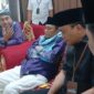 Diskusi terkait masalah ditundanya keberangkatan Bupati Lombok Tengah Lalu Pathul Bahri bersama Kepala Kanwil Kemenag NTB Zamroni Aziz (istimewa)