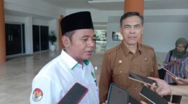 Kadis Kominfotik NTB Yusron Hadi (kanan). Kabid pada Kanwil Kemenag NTB (kiri)