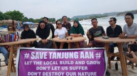 Penilik lapak Tanjung Aan tolak digusur ITDC (Ahmad Sakurniawan/Koran Mandalika)