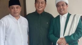 Pengurus NW Anjani saat foto bersama dengan Gubernur NTB Lalu Muhamad Iqbal (ist)