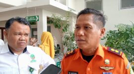 Kepala SAR Mataram (kanan) Kepala BTNGR (kiri) (Ahmad Chumaidi/Koran Mandalika)