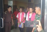 Dua mantan Kepala Bapenda Kabupaten Lombok Tengah beserta satu bendahara ditahan jaksa atas kasus dugaan korupsi pajak penerangan jalan (Ahmad Sakurniawan/Koran Mandalika)