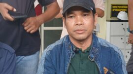 Mantan Calon Wakil Bupati Lombok Tengah Legewarman kecewa dengan Polres Lombok Tengah yang lamban dalam menangani laporannya. (Ahmad Sakurniawan/Koran Mandalika)