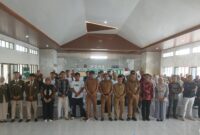 Foto bersama usai diskusi yang diinisiasi proyek GENERATE University of Leeds. Dihadiri jajaran Pemerintah Kabupaten Lombok Tengah, organisasi masyarakat sipil, hingga komunitas akar rumput untuk merumuskan jalur mitigasi bencana yang lebih inklusif (Ahmad Sakurniawan/Koran Mandalika)