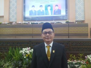 Wakil Ketua I DPRD Lombok Tengah Lalu Muhamad Akhyar angkat bicara terkait persoalan gaji tenaga kesehatan P3K paruh waktu (Ahmad Sakurniawan/Koran Mandalika)