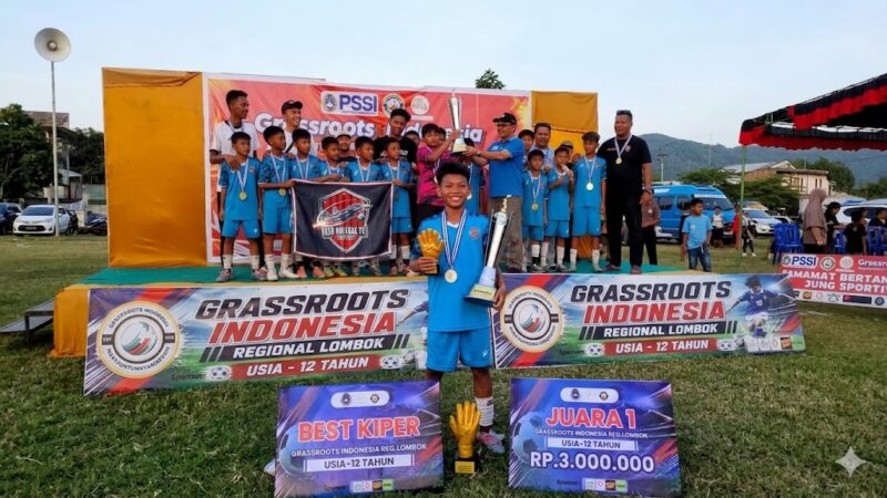 Angkasa FC memastikan diri sebagai juara ajang Grassroots Indonesia Regional Lombok kategori Usia 12 Tahun setelah menaklukkan SSB Galaxi Kota Bima dalam partai final yang berlangsung sengit dan penuh drama. (Dok. Pribadi Kapten Benzema untuk Koran Mandalika)