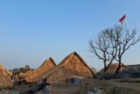 Potret rumah warga di Kampung Adat Sade yang mulai dibangun kembali pasca kebakaran (ist)