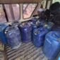 Petani di Lombok Timur Diciduk! 1.734 Liter Pertalite Subsidi Disita Polisi Saat Digerebek di Rumahnya