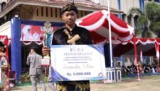 Olah Kelapa Jadi VCO CocoSam, Samsudin Asal Sukadana Lombok Tengah Raih Juara I Pemuda Pelopor NTB