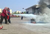 Komitmen Terapkan K3, PT Railink dan Sudin Damkar Jaktim Gelar Diklat Pemadam Kebakaran