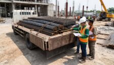 Material Besi Sampai di Proyek, Siapa yang Memeriksa Sebelum Dibongkar?