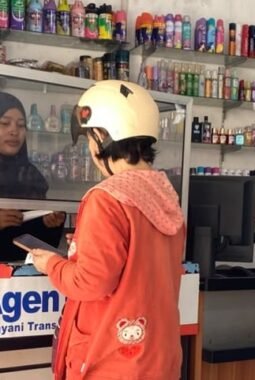 Sri Asih, Perempuan Tangguh di Balik Layanan AgenBRILink, Permudah Transaksi Warga Kutoarjo