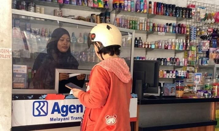 Sri Asih, Perempuan Tangguh di Balik Layanan AgenBRILink, Permudah Transaksi Warga Kutoarjo