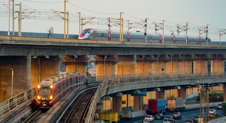 Mau ke Bandung Naik Whoosh Pagi? Bisa Naik LRT Jabodebek yang Uji Coba Berangkat dari Dukuh Atas Pukul 05.30 WIB