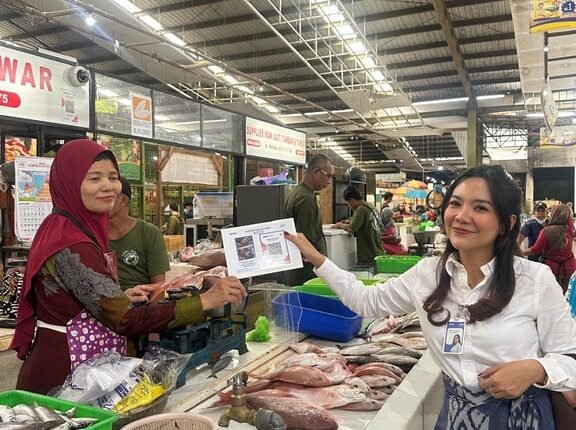 BRI BO Yogyakarta Cik Ditiro Dorong Digitalisasi UMKM Pasar Kranggan Melalui QRIS, Transaksi Belanja Makin Praktis