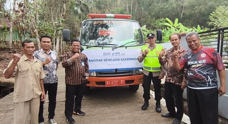 Bantu Penuhi Kebutuhan Dasar Warga, BRI Gombong Salurkan 13 Tangki Air Bersih di Kebumen