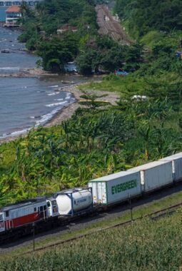 KAI Logistik Kembangkan Green Freight Service, Dorong Pertumbuhan Angkutan Kereta Api Kontainer dan Dekarbonisasi Rantai Pasok