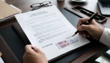 Perjanjian Tanpa Meterai Tetap Sah, Tapi Ada Konsekuensinya Perjanjian Tanpa Meterai Tetap Sah, Tapi Ada Konsekuensinya