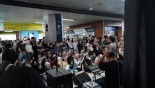 LRT Jabodebek Hadirkan Hiburan Musik Gratis di Stasiun, Perkaya Pengalaman Perjalanan Masyarakat LRT Jabodebek Hadirkan Hiburan Musik Gratis di Stasiun, Perkaya Pengalaman Perjalanan Masyarakat